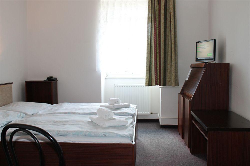 U Ceske Koruny Otel 3*