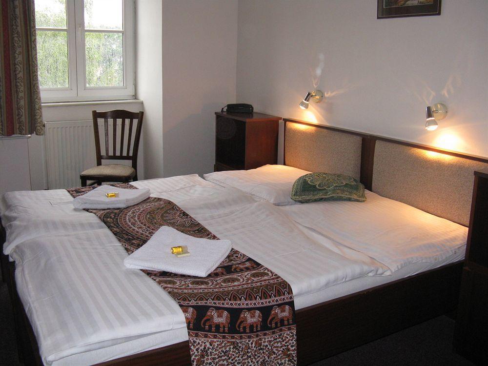 U Ceske Koruny Otel 3*